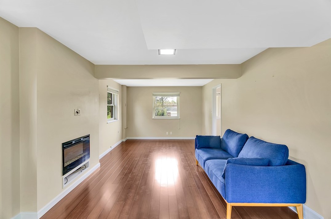 1300 Deerfield Dr, Monroeville PA  15146-4408 exterior