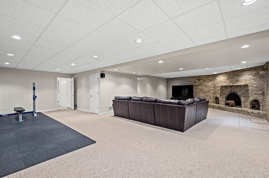 220 Verona Dr, Washington PA  15301-2764 exterior