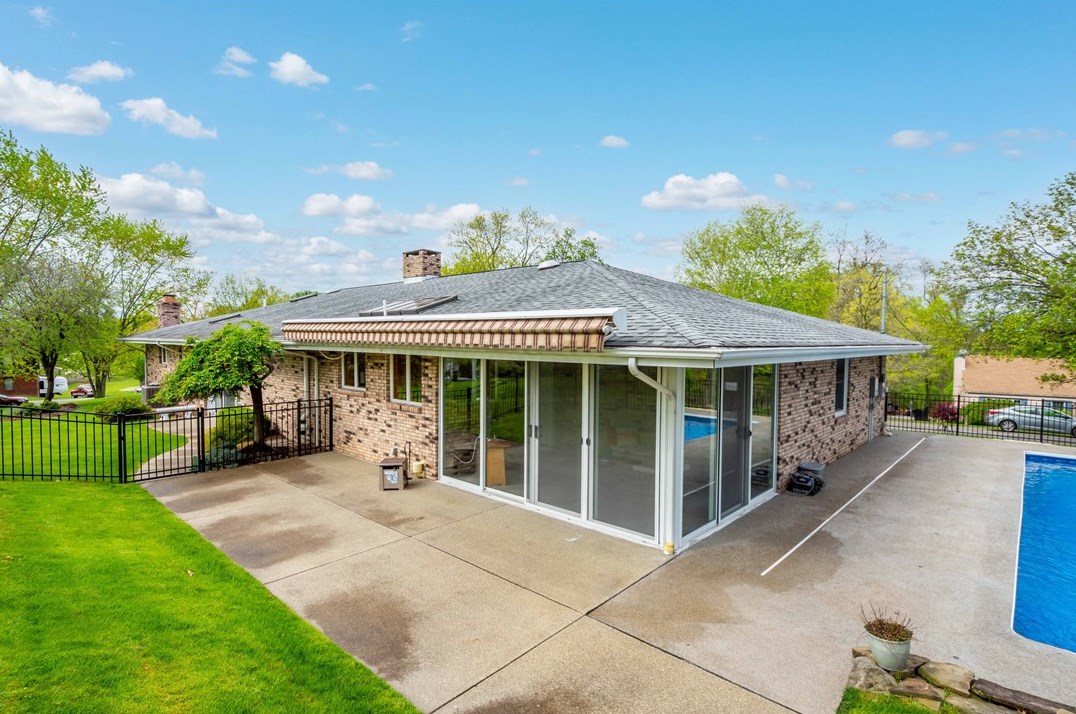 220 Verona Dr, Washington PA  15301-2764 exterior