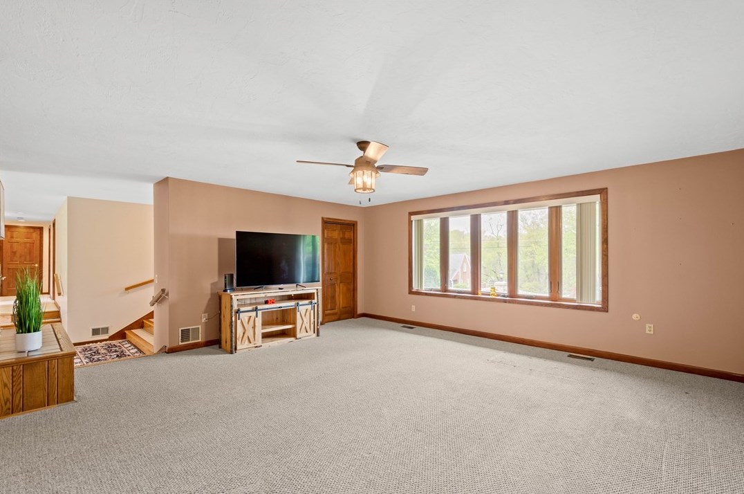 220 Verona Dr, Washington PA  15301-2764 exterior