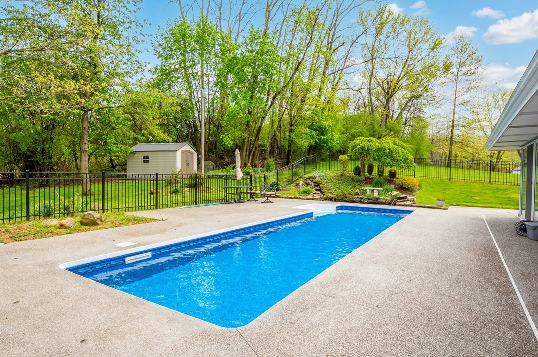 220 Verona Dr, Washington PA  15301-2764 exterior