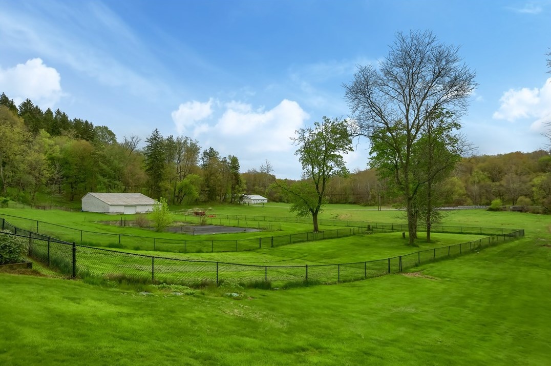 1815 Old Butler Rd, New Castle PA  16101-3130 exterior