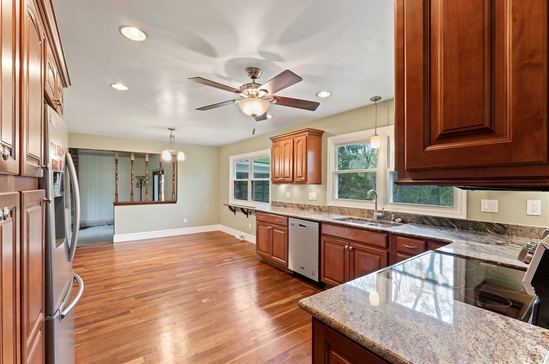 323 Laddie Dr, Washington PA  15301-1334 exterior