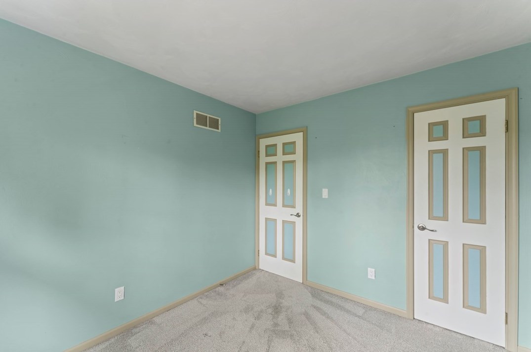 323 Laddie Dr, Washington PA  15301-1334 exterior