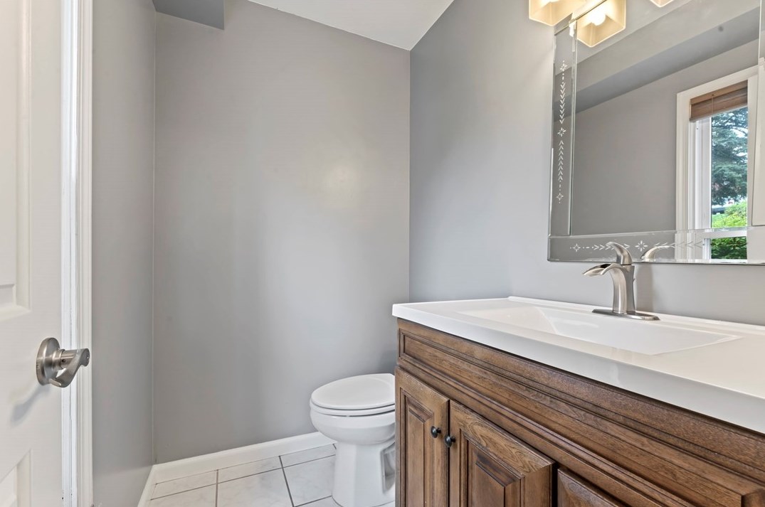 323 Laddie Dr, Washington PA  15301-1334 exterior