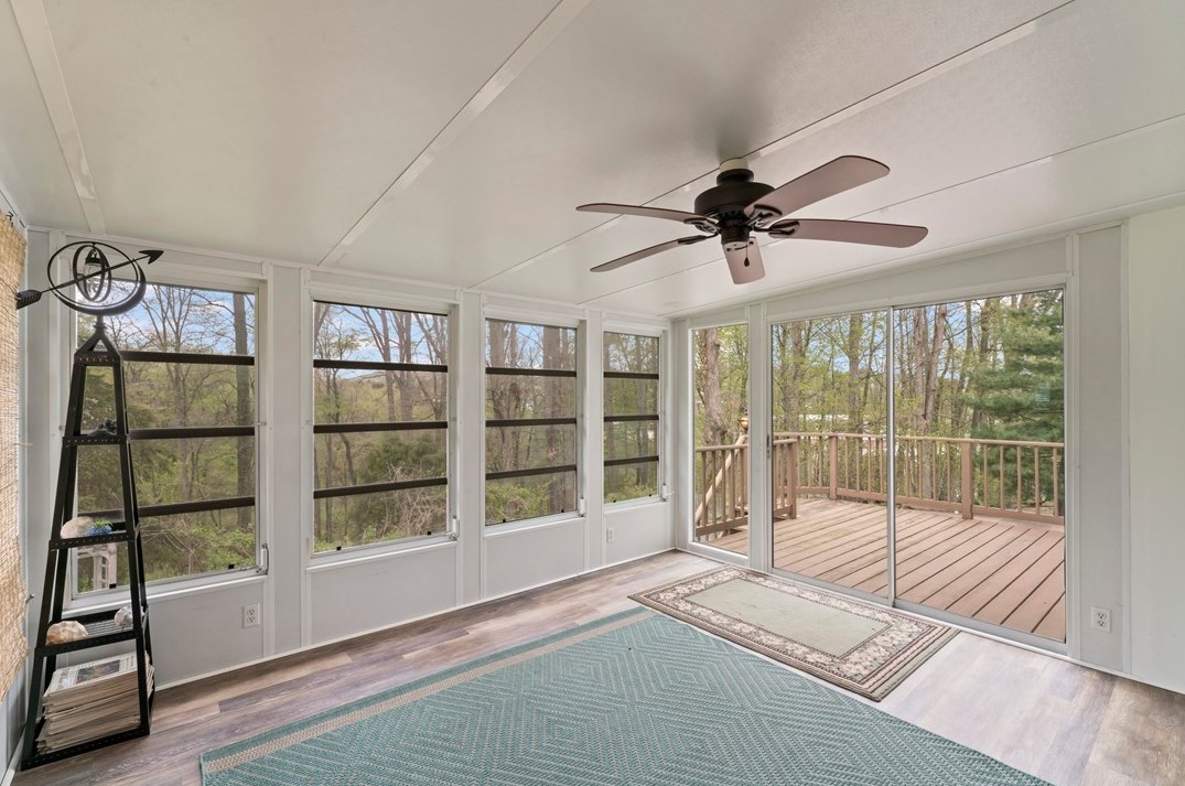 323 Laddie Dr, Washington PA  15301-1334 exterior