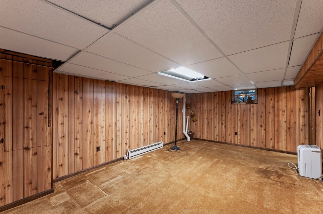 323 Laddie Dr, Washington PA  15301-1334 exterior