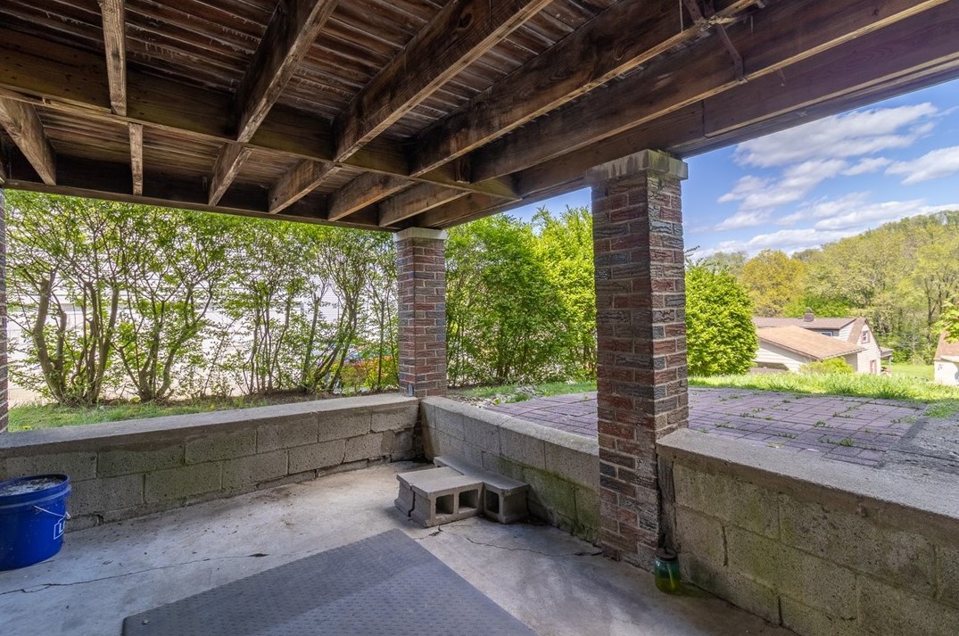 3328 4th Ave, Beaver Falls PA  15010-3504 exterior