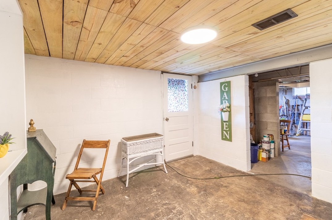 3328 4th Ave, Beaver Falls PA  15010-3504 exterior