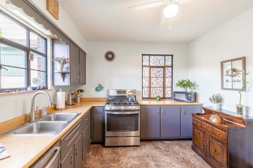 3328 4th Ave, Beaver Falls PA  15010-3504 exterior