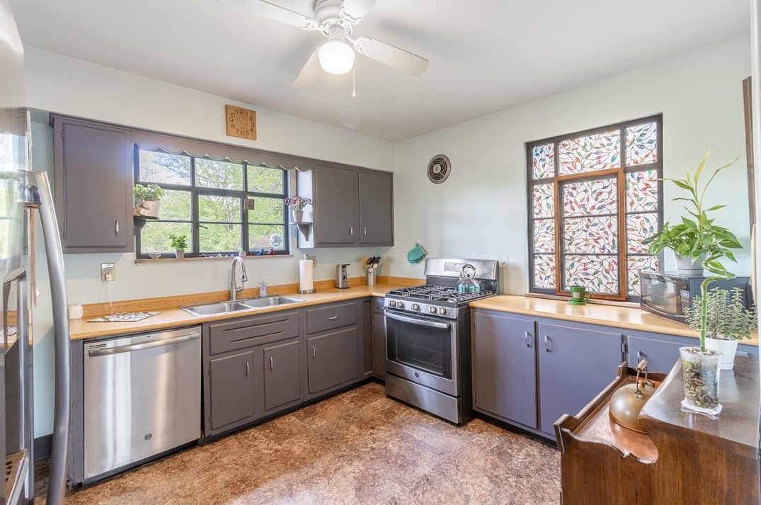 3328 4th Ave, Beaver Falls PA  15010-3504 exterior