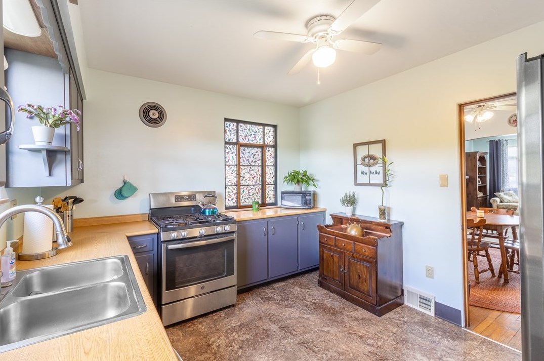 3328 4th Ave, Beaver Falls PA  15010-3504 exterior