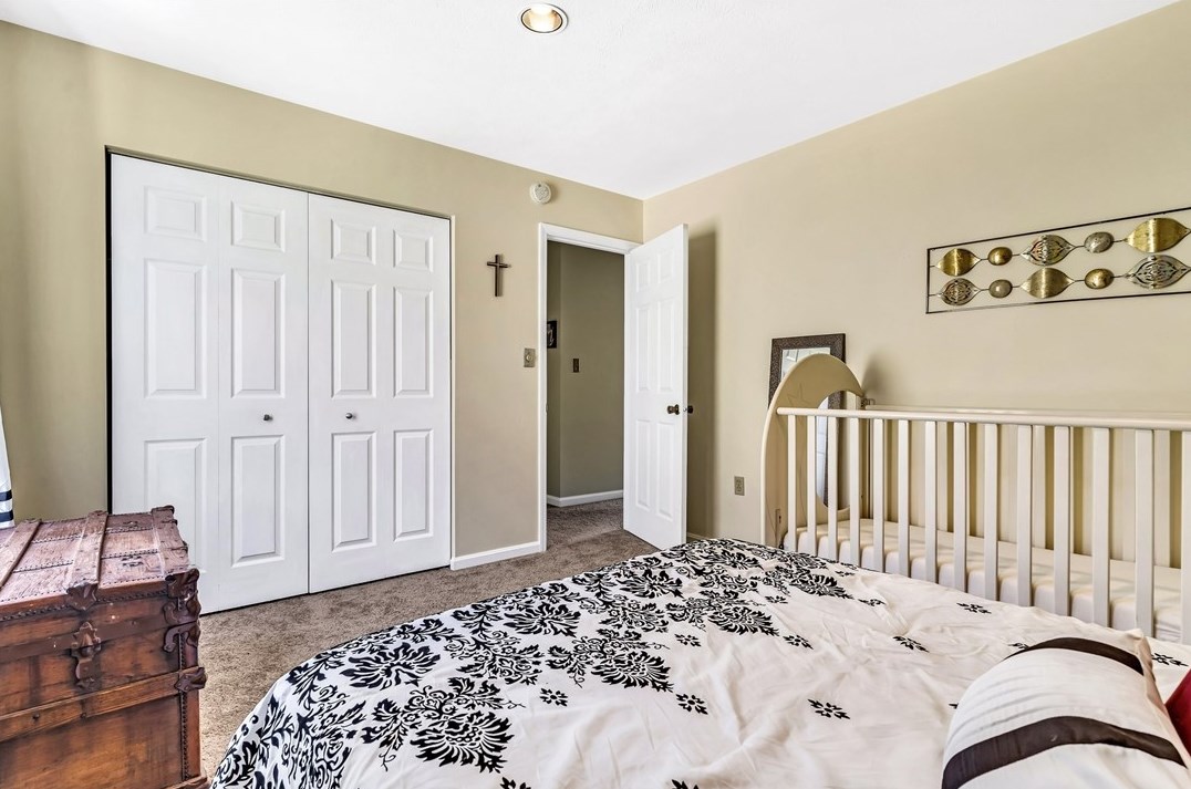 305 Meadow Ct, Monroeville PA  15146-1079 exterior