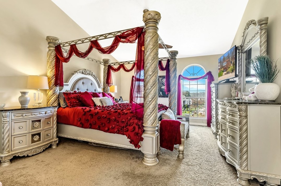 305 Meadow Ct, Monroeville PA  15146-1079 exterior