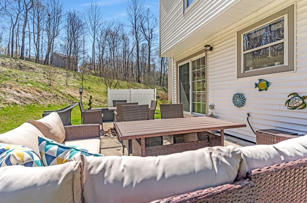 305 Meadow Ct, Monroeville PA  15146-1079 exterior