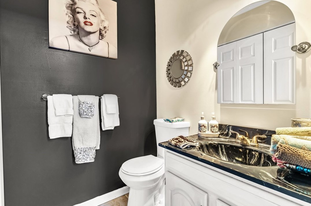 305 Meadow Ct, Monroeville PA  15146-1079 exterior