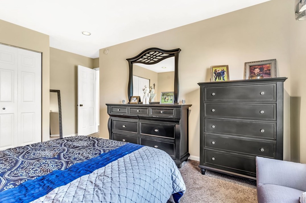 305 Meadow Ct, Monroeville PA  15146-1079 exterior