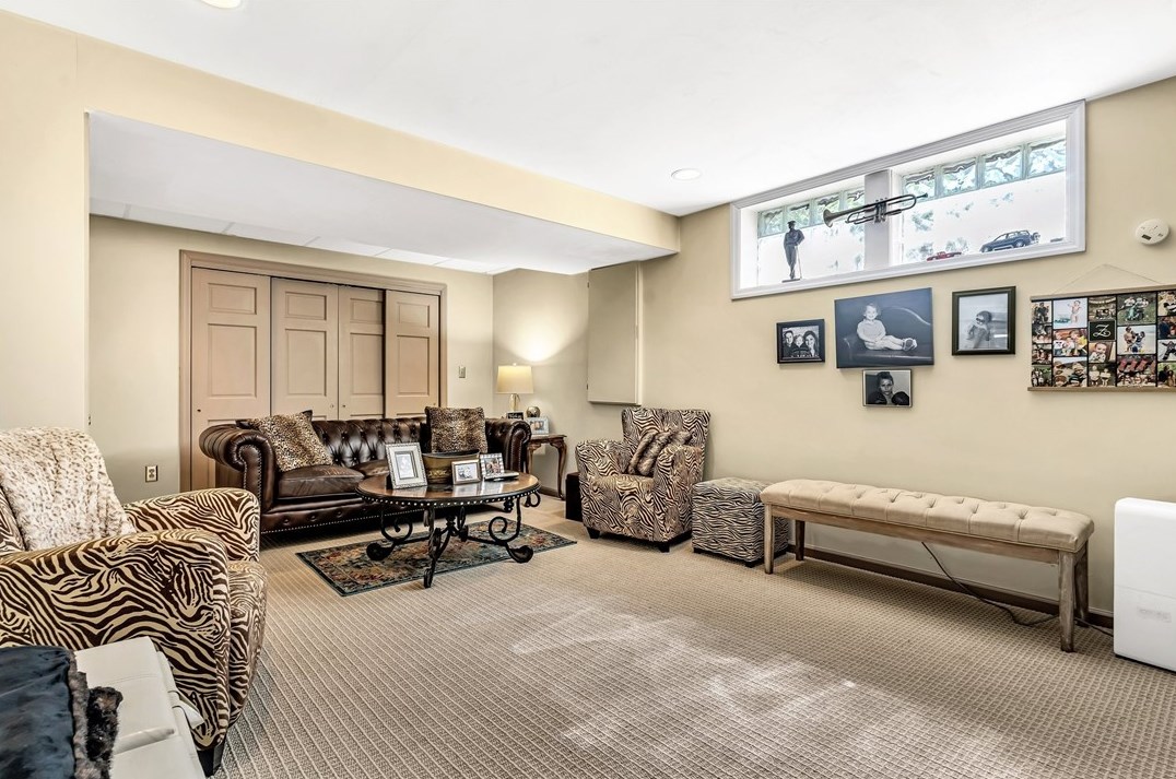 305 Meadow Ct, Monroeville PA  15146-1079 exterior