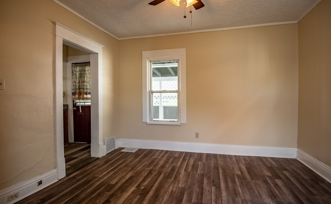 1231 Negley St, Hermitage PA  16121-1728 exterior
