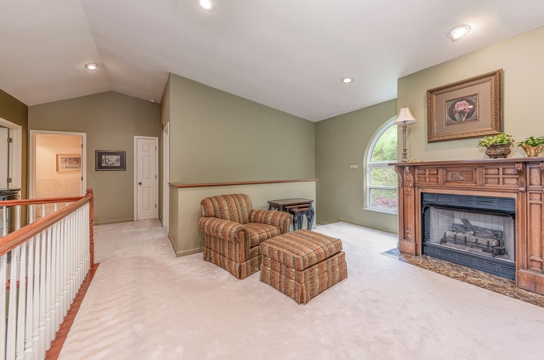 7082 Clubview Dr, Bridgeville PA  15017-1097 exterior