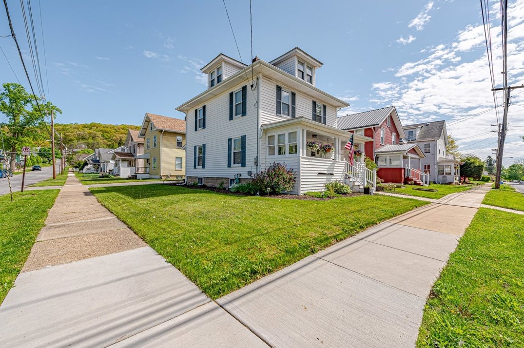 1395 Church St, Indiana PA  15701-2544 exterior