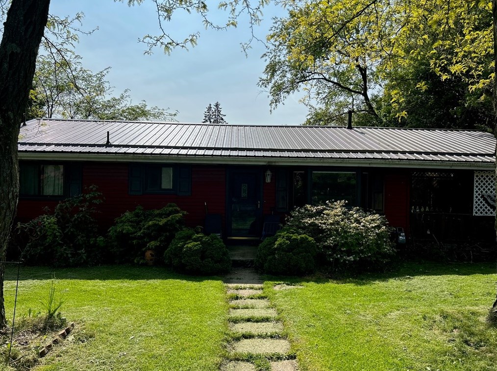 3168 Brighton Rd, Ellwood City PA  16117-3544 exterior