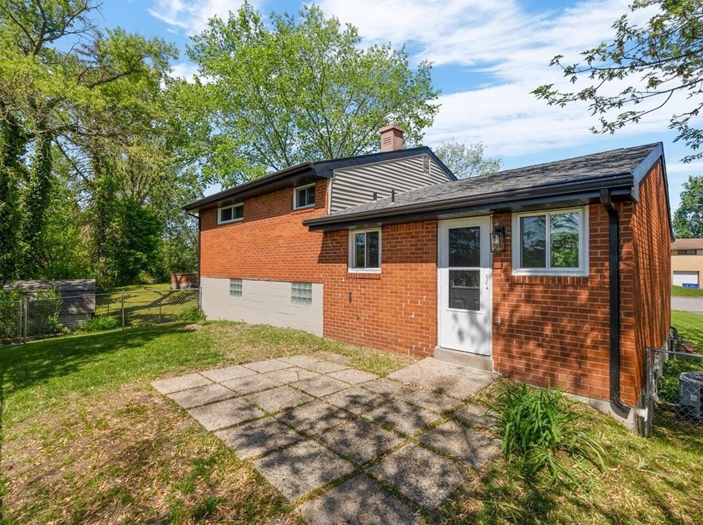 519 Larix Rd, Monroeville PA  15146-1609 exterior