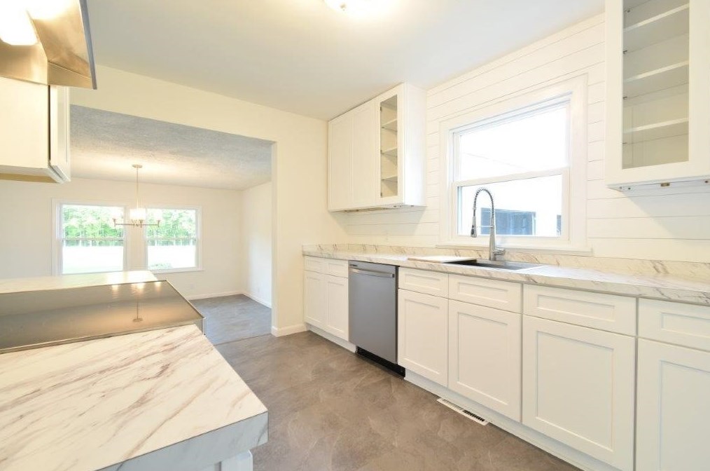 289 Hamburg Rd, Transfer, PA 16154