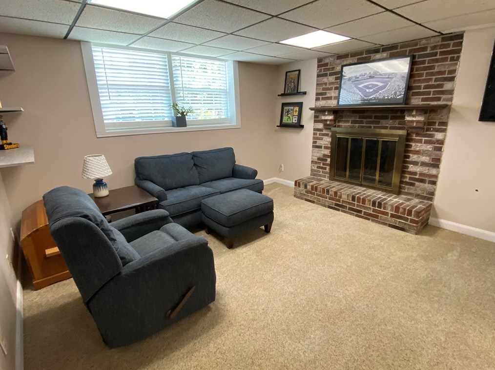 123 Penn Lear Dr, Monroeville PA  15146-4733 exterior