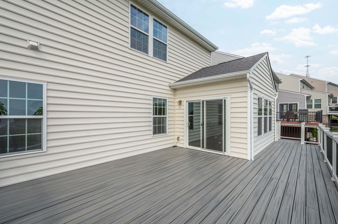 312 Sunrise Dr, Collier Township PA  15106-6500 exterior