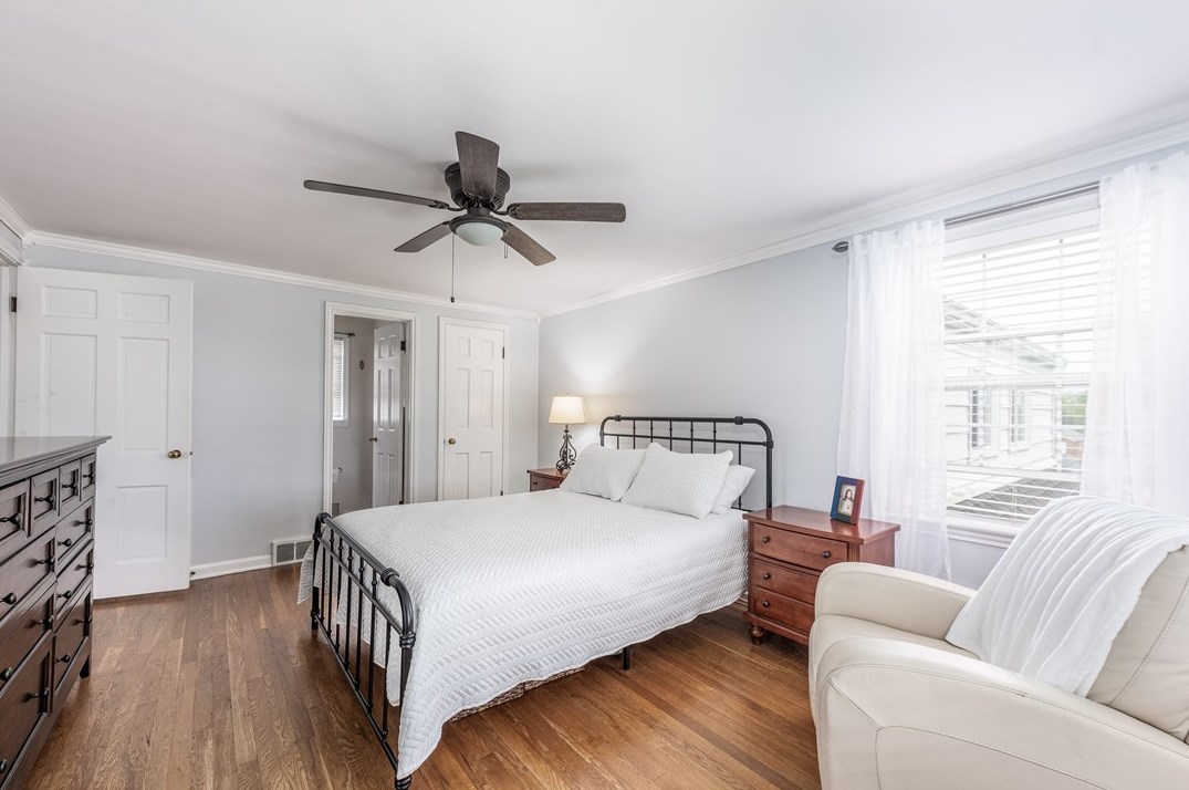 2037 Grandview Farms Ct, Bethel Park PA  15102-3722 exterior