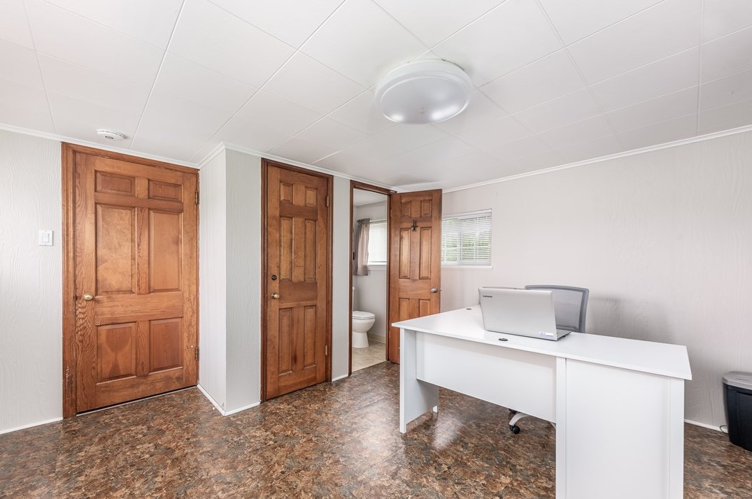 2037 Grandview Farms Ct, Bethel Park PA  15102-3722 exterior