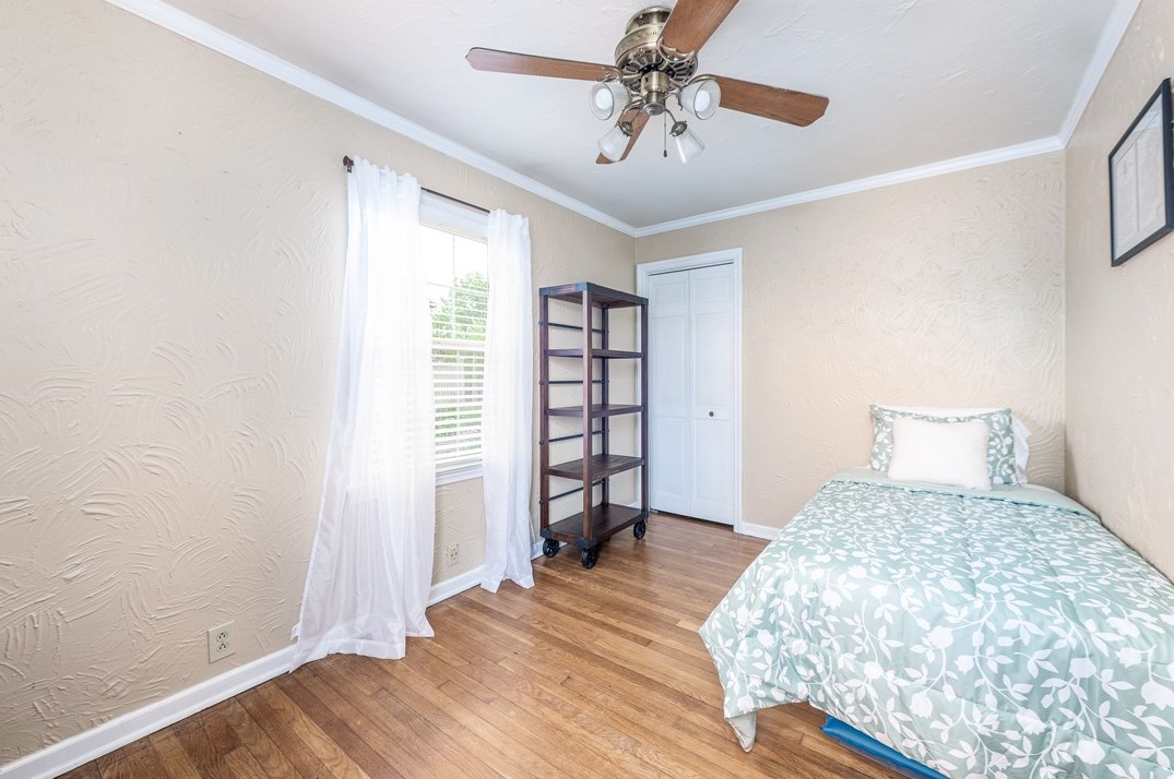 2037 Grandview Farms Ct, Bethel Park PA  15102-3722 exterior