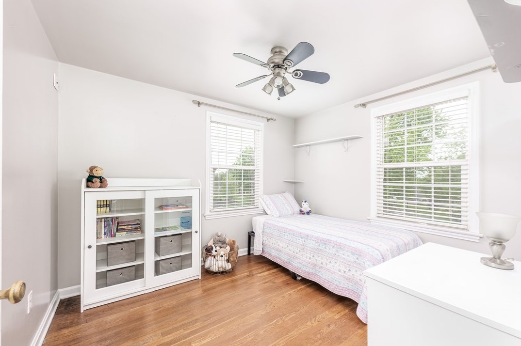 2037 Grandview Farms Ct, Bethel Park PA  15102-3722 exterior