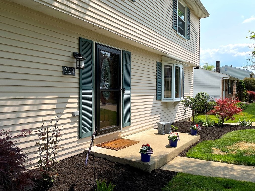 229 Partridge Dr, Greensburg PA  15601-4725 exterior