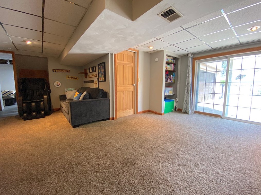 229 Partridge Dr, Greensburg PA  15601-4725 exterior