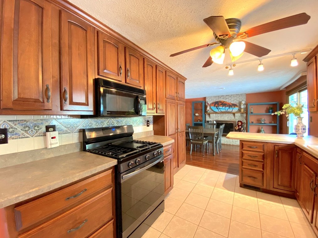 229 Partridge Dr, Greensburg PA  15601-4725 exterior