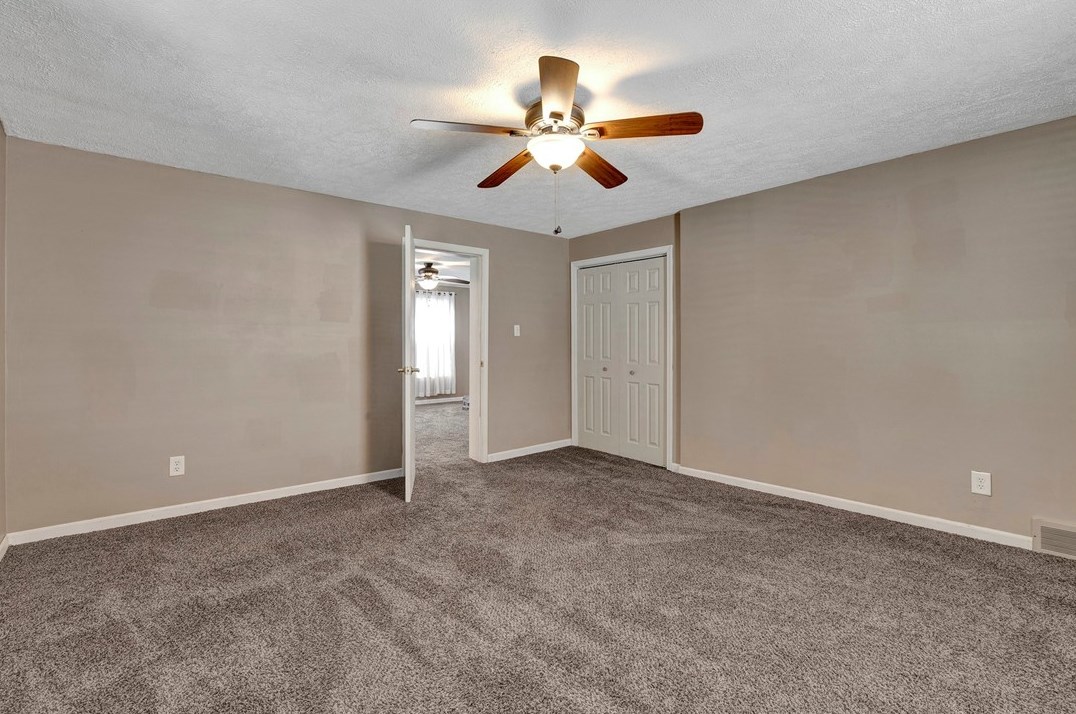 637 Line Ave, Ellwood City PA  16117-1124 exterior