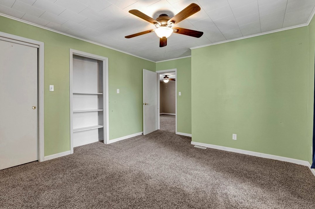 637 Line Ave, Ellwood City PA  16117-1124 exterior