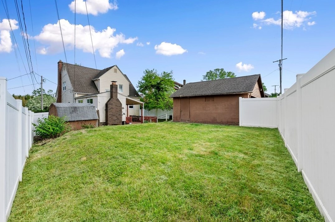 112 Arlington Ave, North Versailles PA 15137-1908 exterior