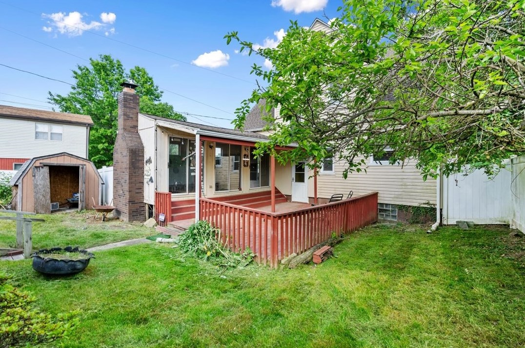 112 Arlington Ave, North Versailles PA 15137-1908 exterior