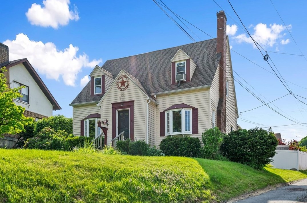 112 Arlington Ave, North Versailles PA 15137-1908 exterior