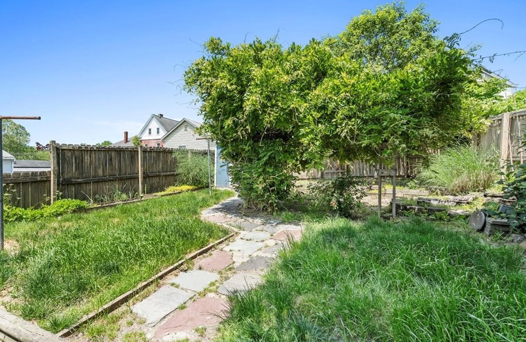 626 7 St, Monroeville PA 15140-1210 exterior