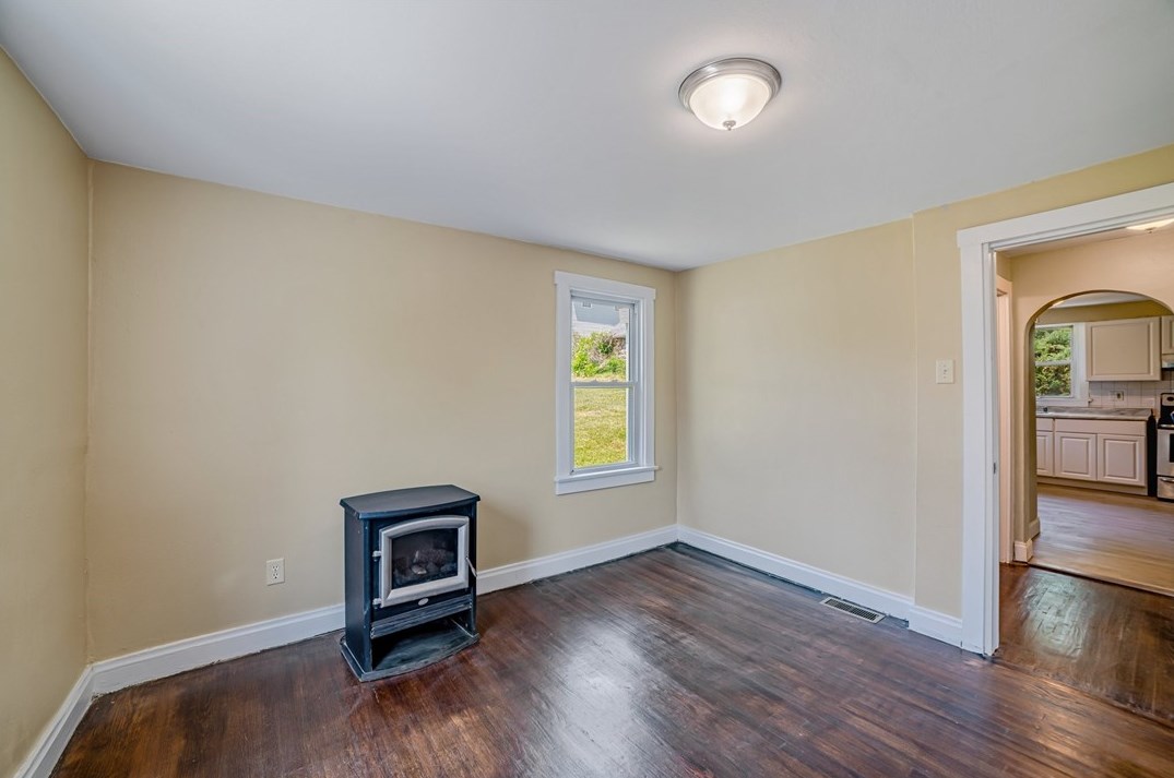 513 Kentucky Ave, Monroeville PA 15146-3930 exterior