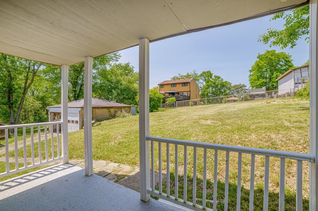 513 Kentucky Ave, Monroeville PA 15146-3930 exterior