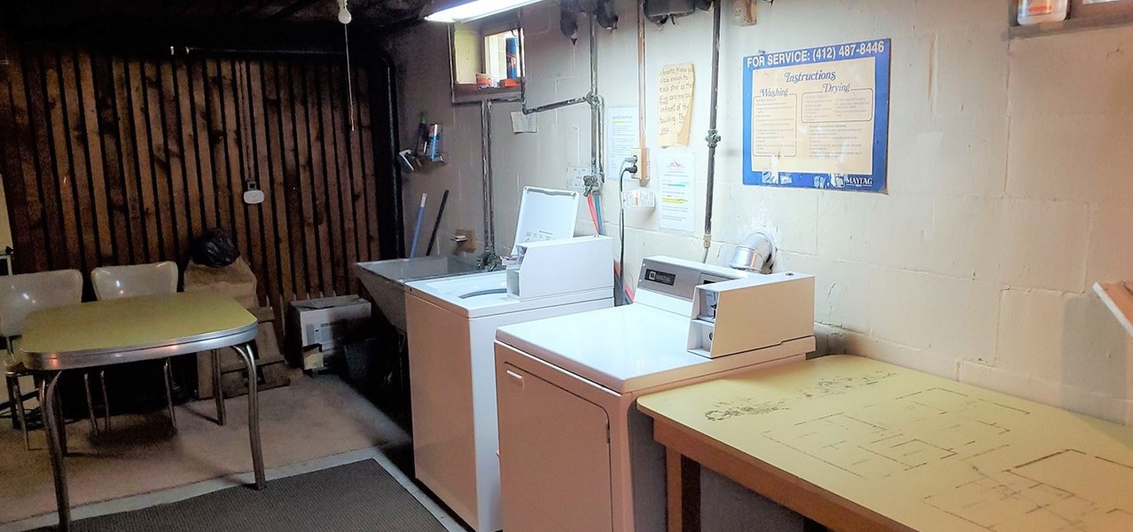 302 8th St, Indiana PA 15701-1771 exterior