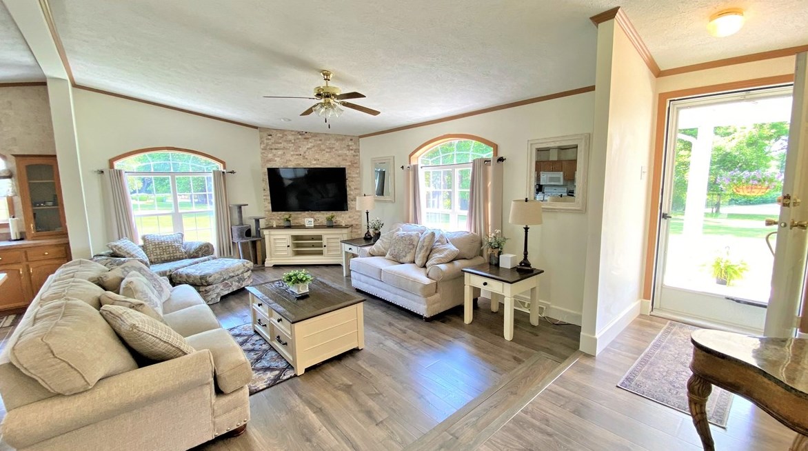 51 Morningside Dr, Rea PA 15312-2354 exterior