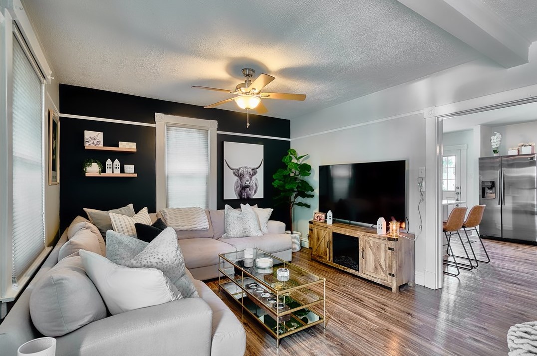 134 Milton St, Zelienople PA  16063-1041 exterior