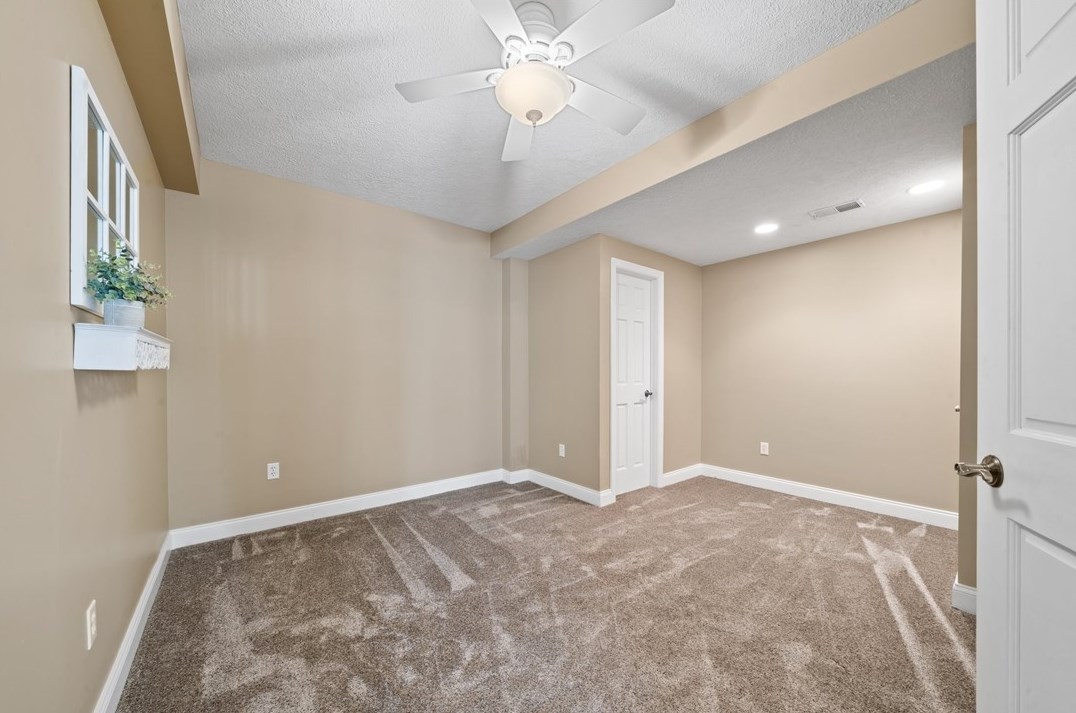 1032 Lexington Dr, Export PA  exterior