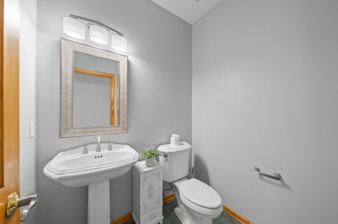 1032 Lexington Dr, Export PA  exterior